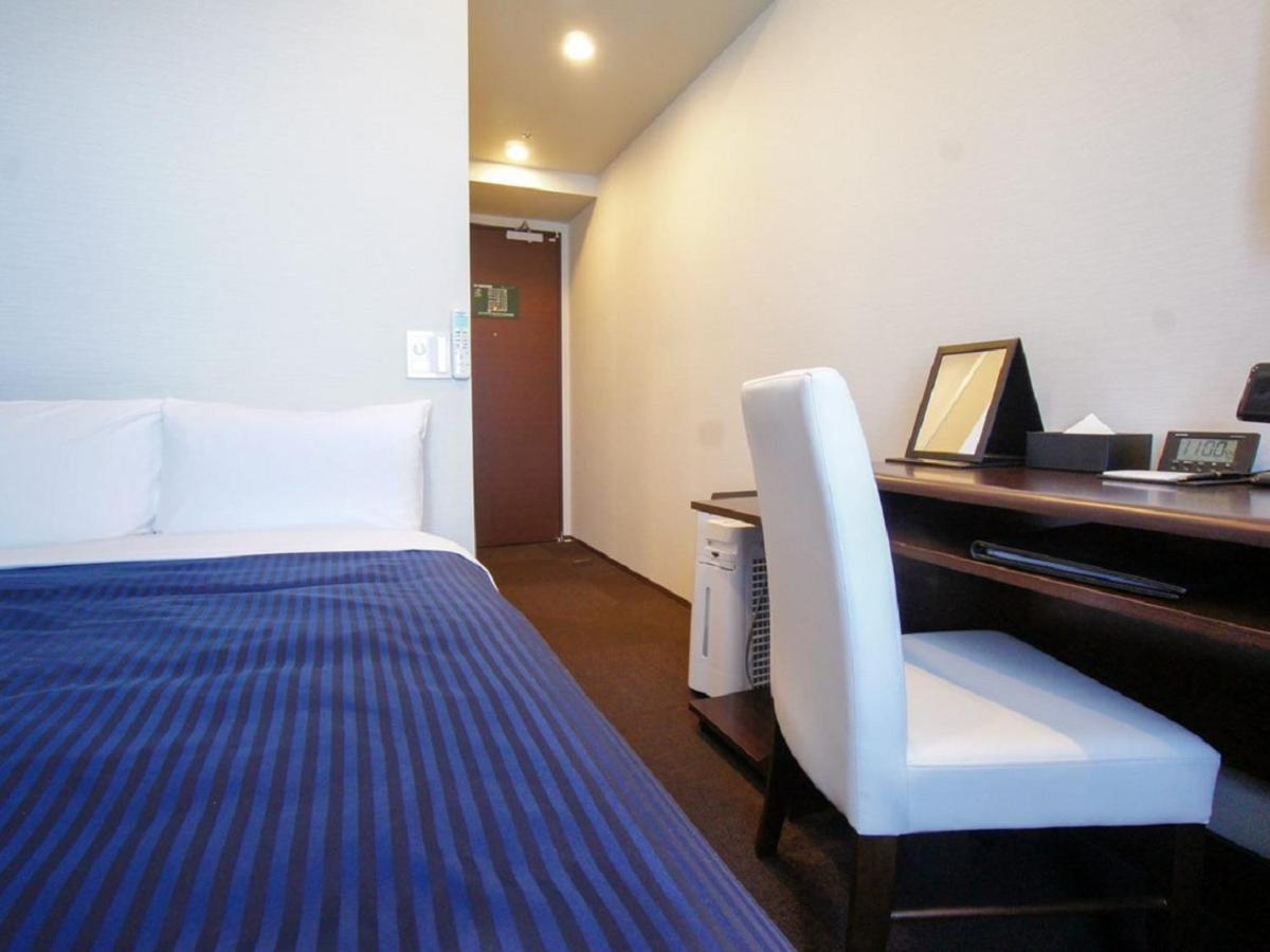 Hotel Livemax Yokohama Motomachi Ekimae Екстер'єр фото