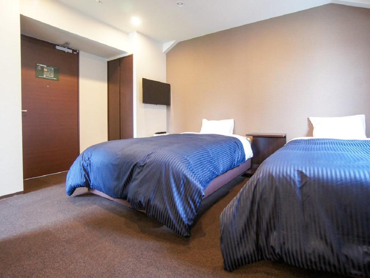 Hotel Livemax Yokohama Motomachi Ekimae Екстер'єр фото