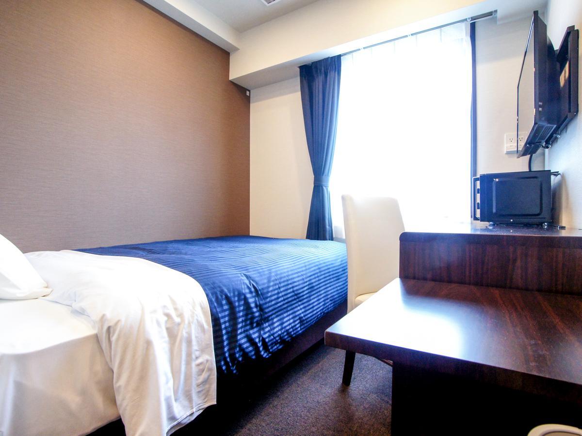 Hotel Livemax Yokohama Motomachi Ekimae Екстер'єр фото