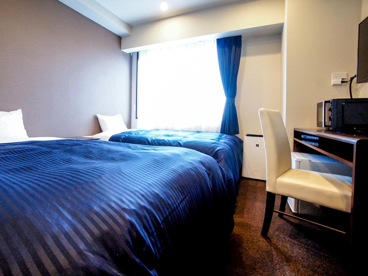 Hotel Livemax Yokohama Motomachi Ekimae Екстер'єр фото